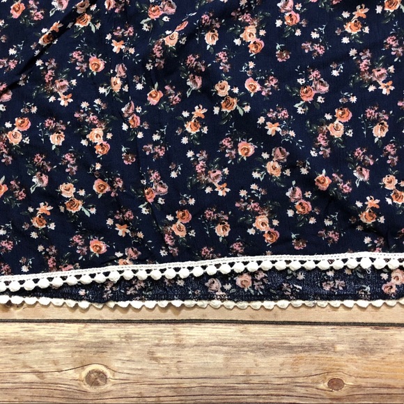Navy Blue Floral Cold Shoulder Top - Picture 3 of 3